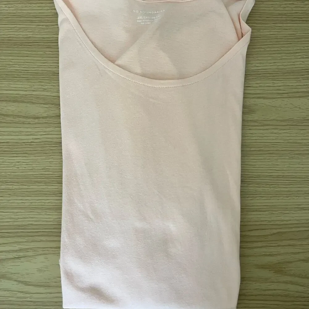 Men’s plus Elongated Tee curved Hem size 2xl light Pink or peach 100% cotton.